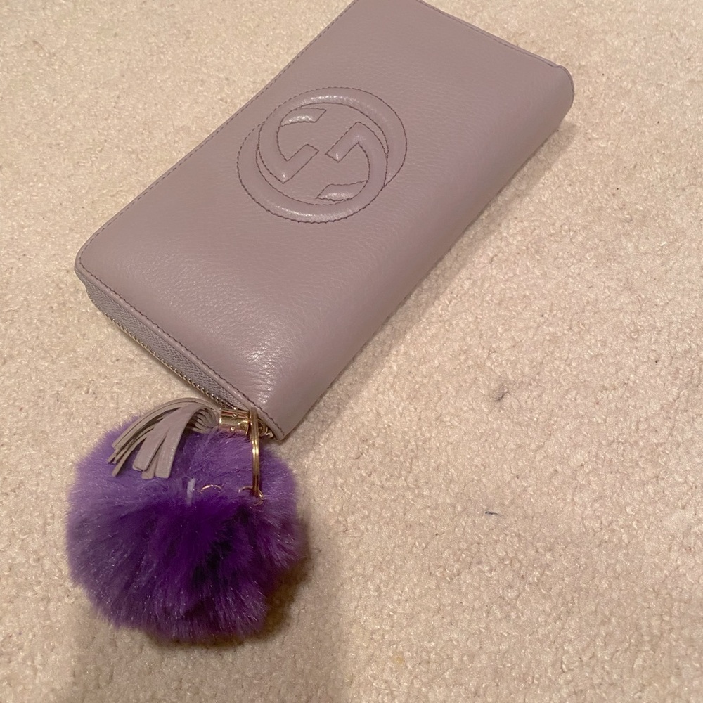 GUCCI 100% authentic zippy long wallet. Corners intact. EUC!!